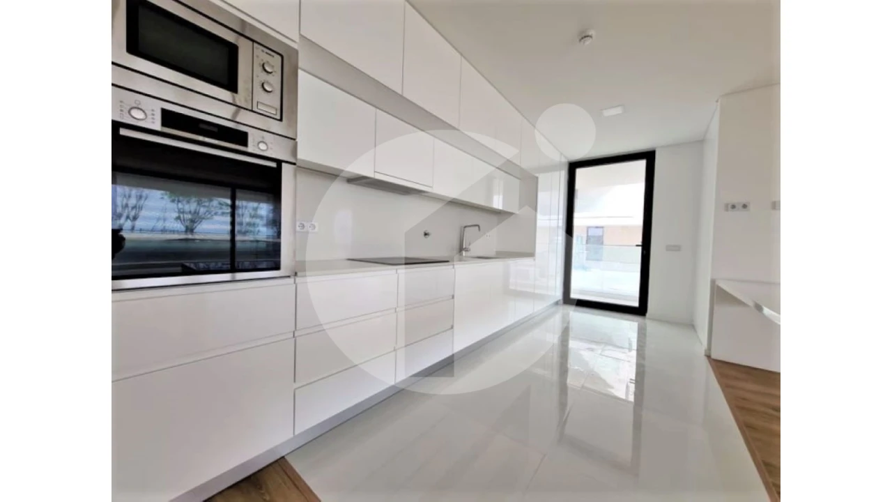 Apartamento T2 para Venda em Olhão Foto 2