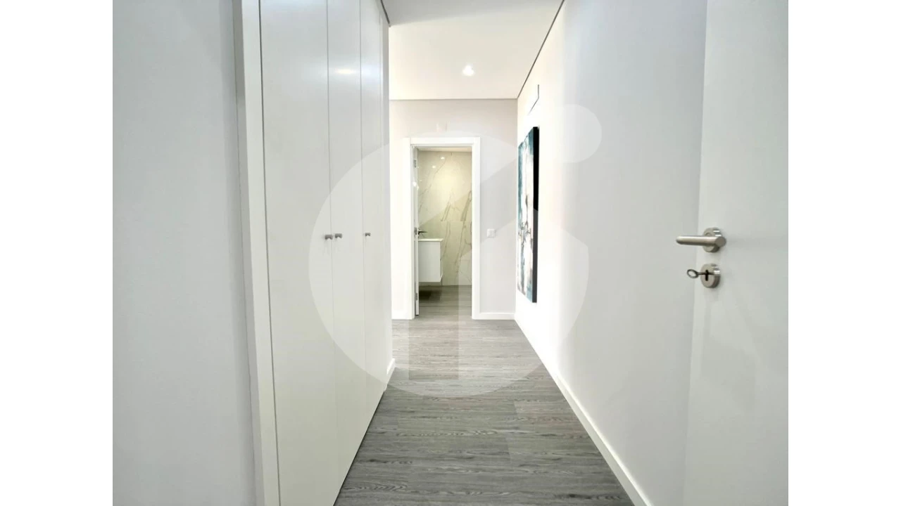 Apartamento T3 para Venda em Quelfes Foto 12