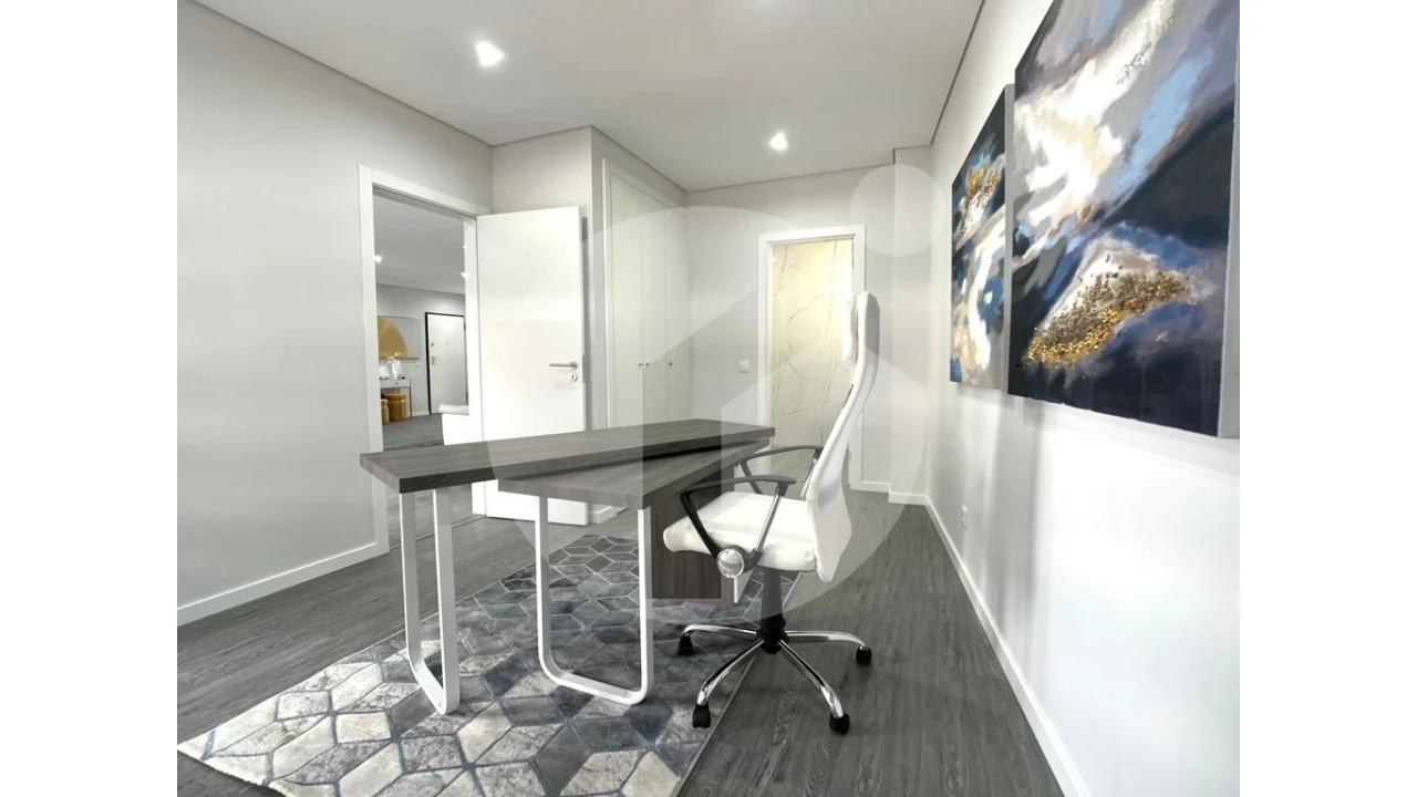 Apartamento T3 para Venda em Quelfes Foto 14