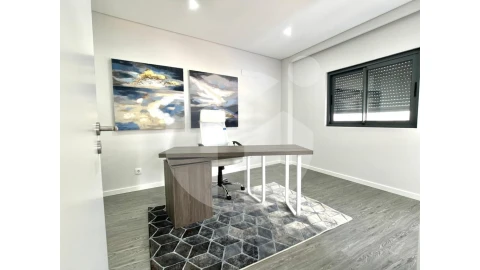 Apartamento T3 para Venda em Quelfes