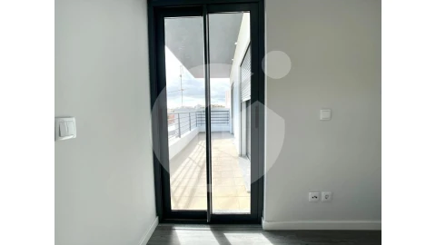 Apartamento T3 para Venda em Quelfes