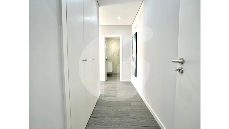 Apartamento T3 para Venda em Quelfes Foto 12