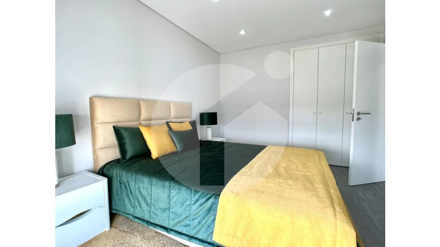 Apartamento T3 para Venda em Quelfes Foto 26