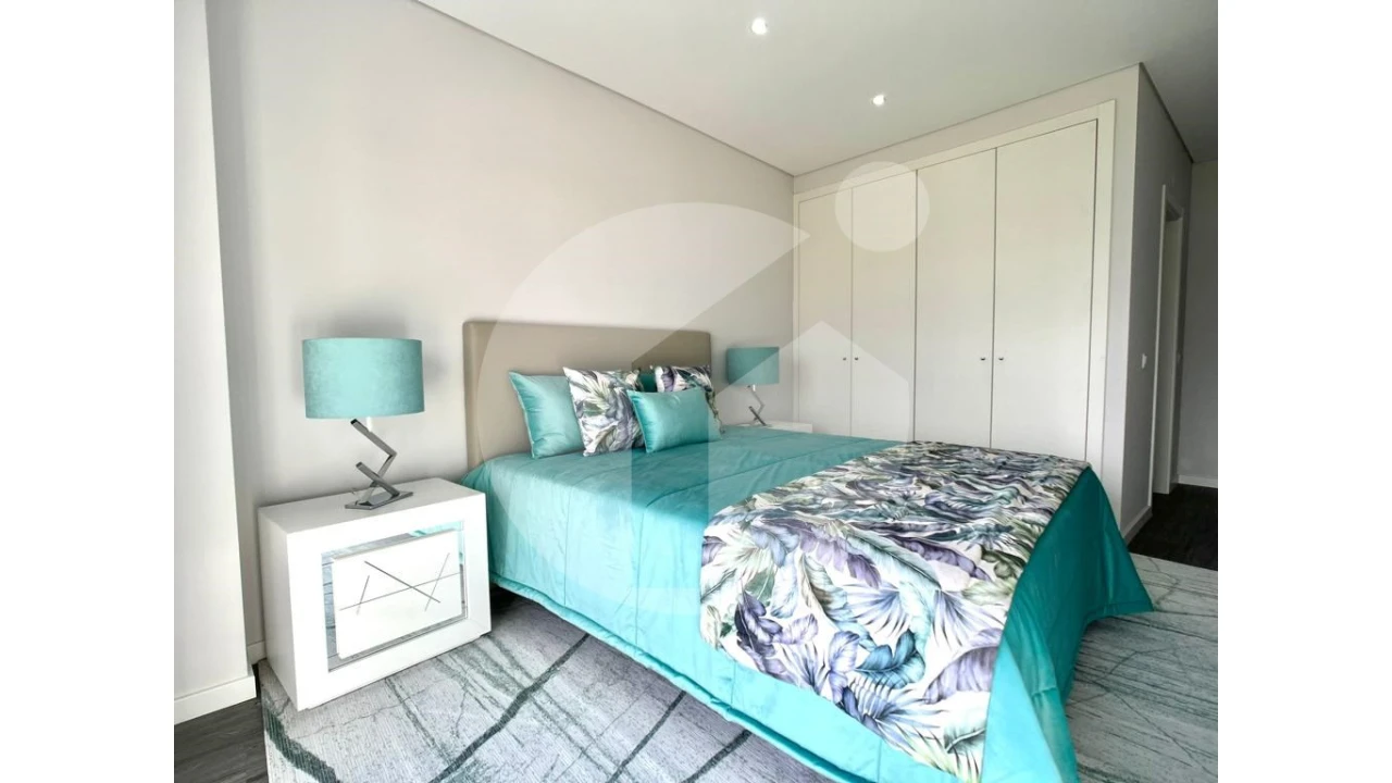 Apartamento T3 para Venda em Quelfes Foto 19
