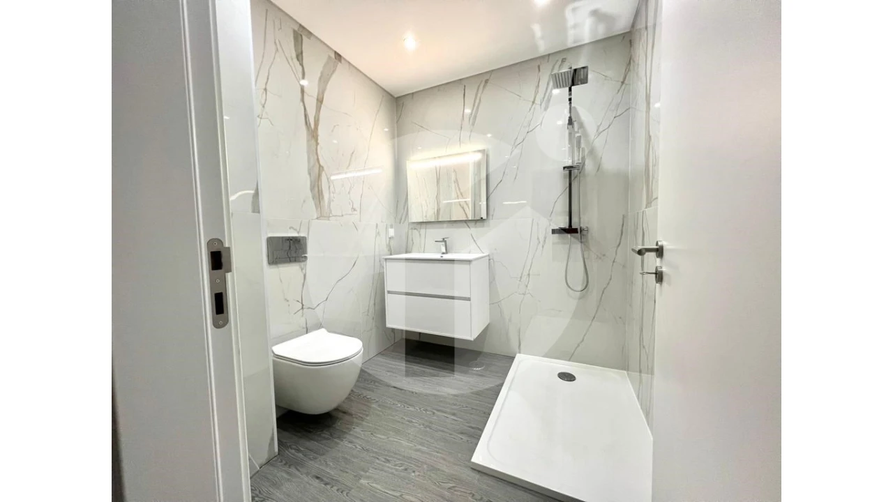 Apartamento T3 para Venda em Quelfes Foto 23