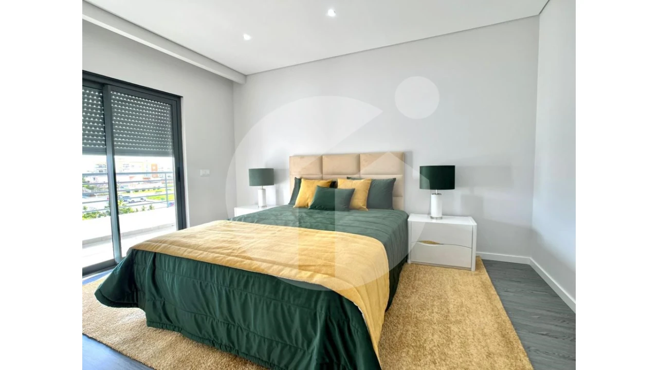 Apartamento T3 para Venda em Quelfes Foto 25