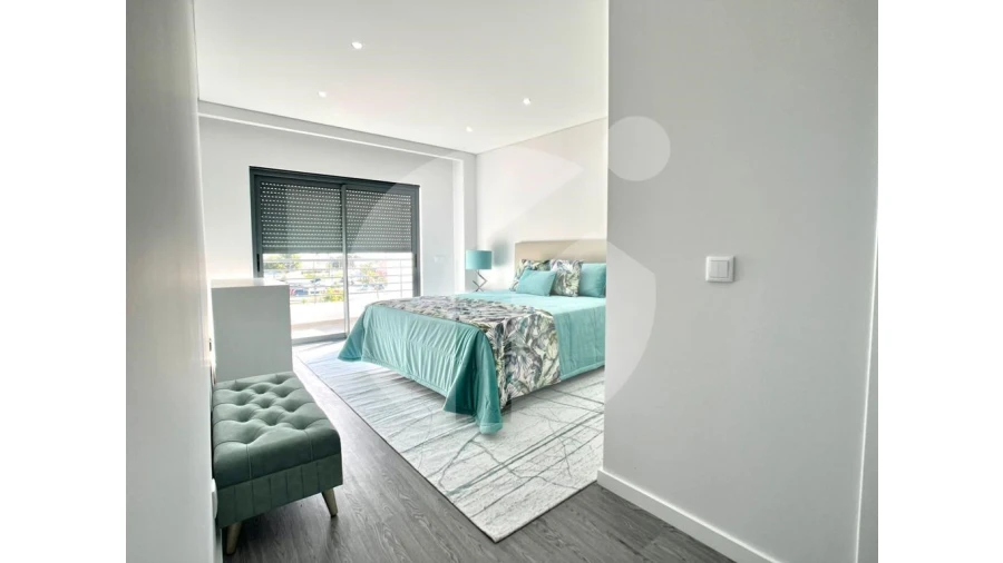 Apartamento T3 para Venda em Quelfes Foto 18