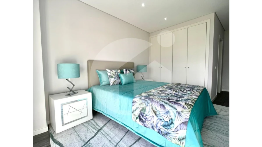 Apartamento T3 para Venda em Quelfes Foto 19