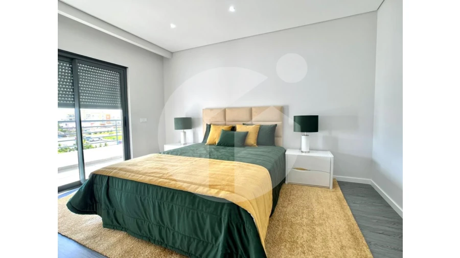 Apartamento T3 para Venda em Quelfes Foto 25