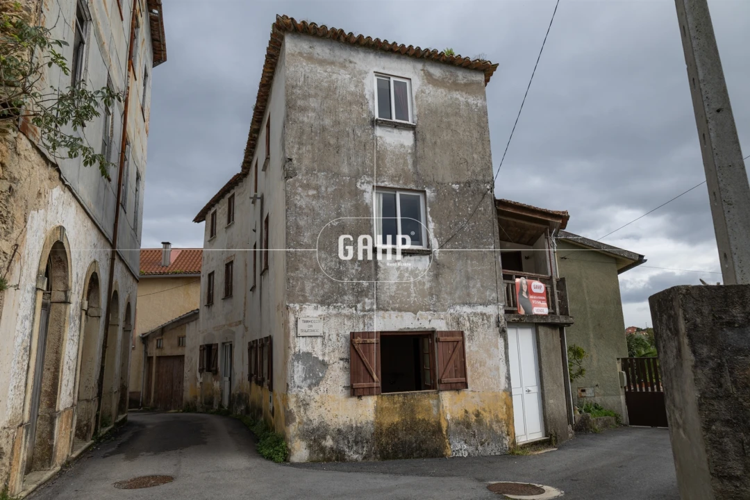 Moradia T3 para Venda em Lorvão Foto 1