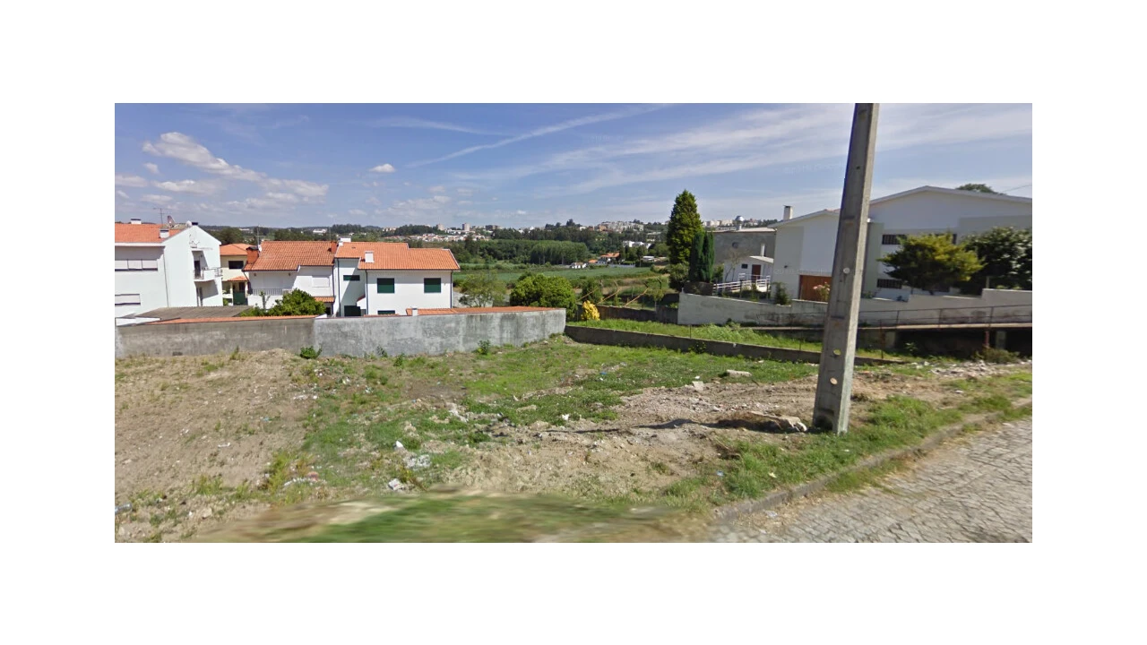 Terreno para Venda em Milheiros Foto 3