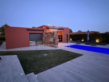 Moradia T3 para Venda em Quarteira
