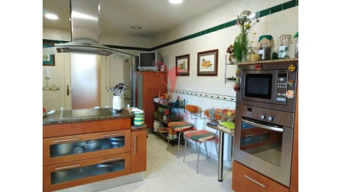 Moradia T4 para Venda em Carreço