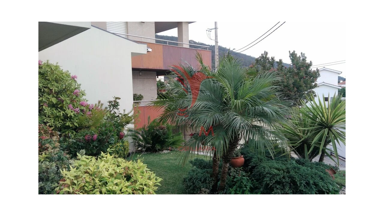 Moradia T4 para Venda em Carreço Foto 4