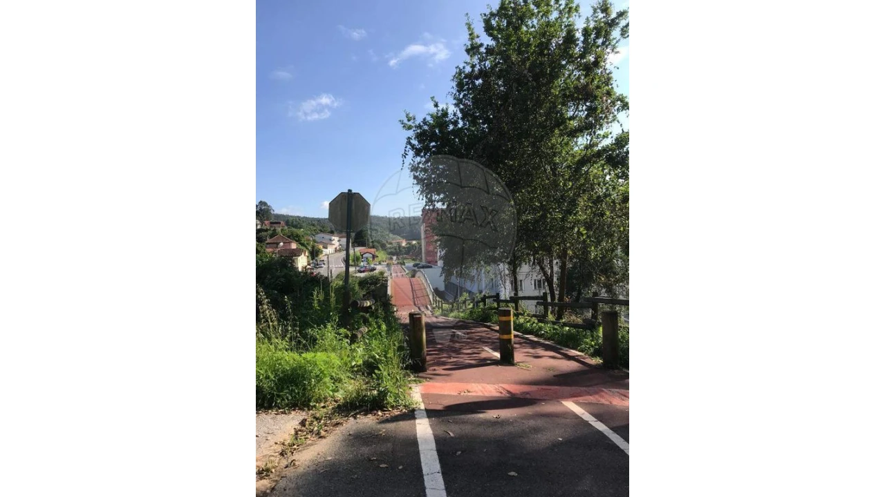 Terreno para Venda em Cedrim e Paradela Foto 2