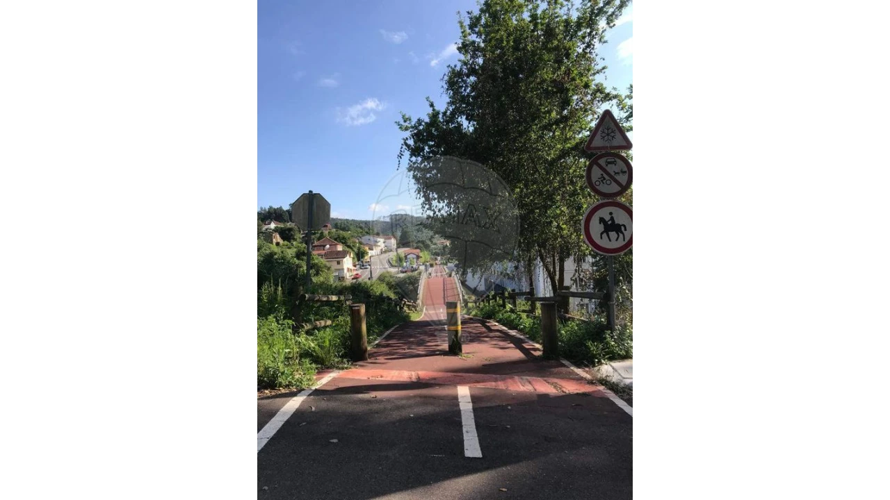 Terreno para Venda em Cedrim e Paradela Foto 1