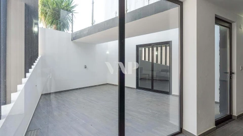 Moradia T4 para Venda em Quarteira