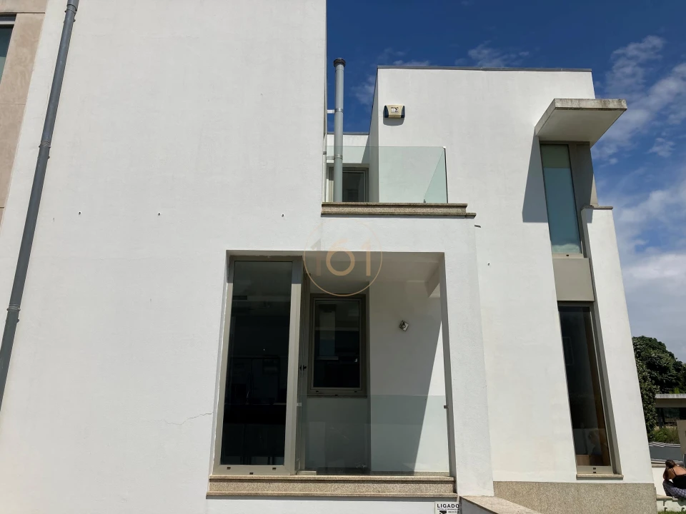 Moradia T5 para Venda em Aldoar, Foz do Douro e Nevogilde Foto 3