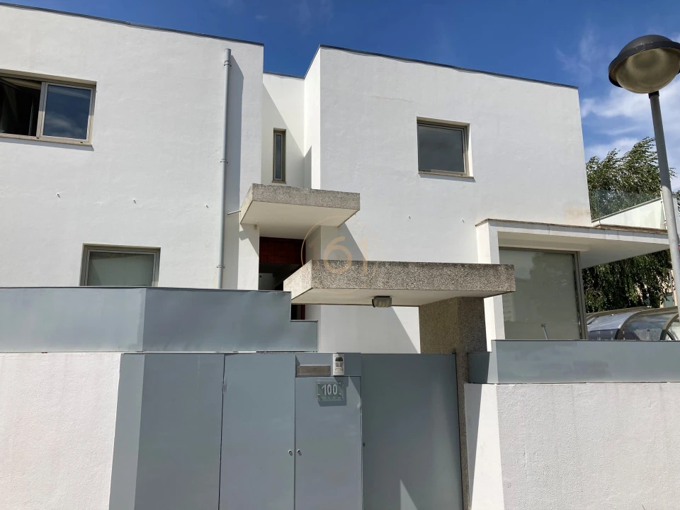 Moradia T5 para Venda em Aldoar, Foz do Douro e Nevogilde Foto 2