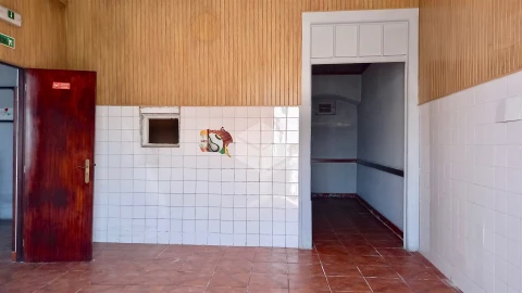 Loja para Venda em Buarcos