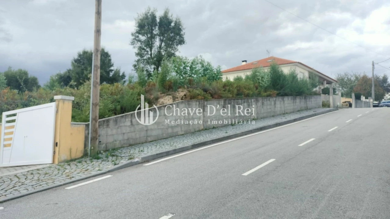 Terreno para Venda em Cavernães Foto 2