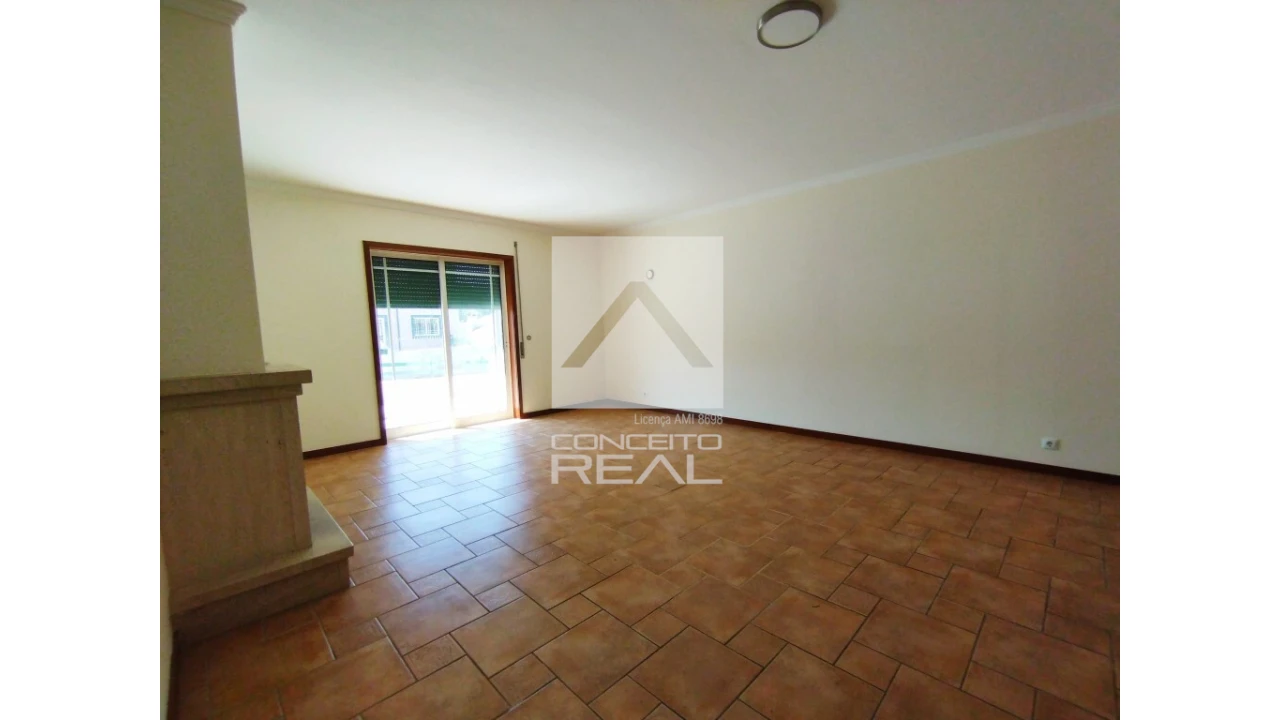 Moradia T3 para Venda em Branca Foto 3