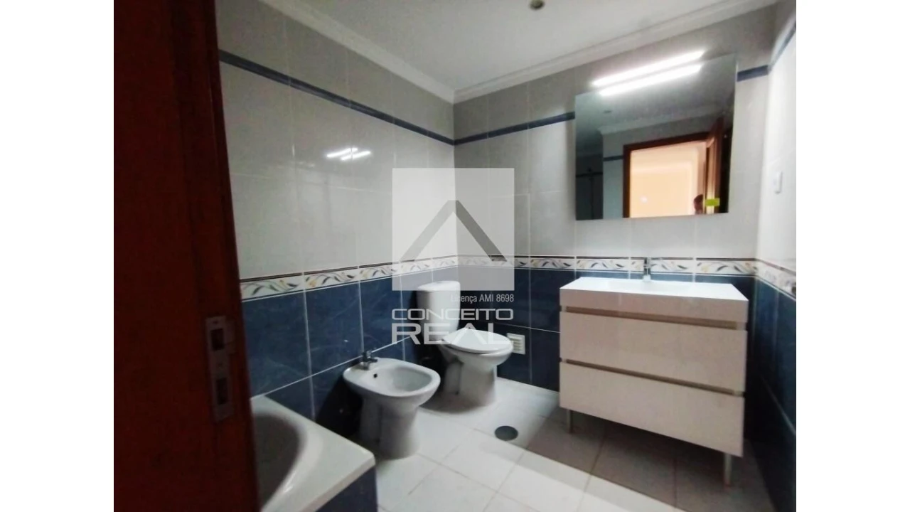 Moradia T3 para Venda em Branca Foto 22