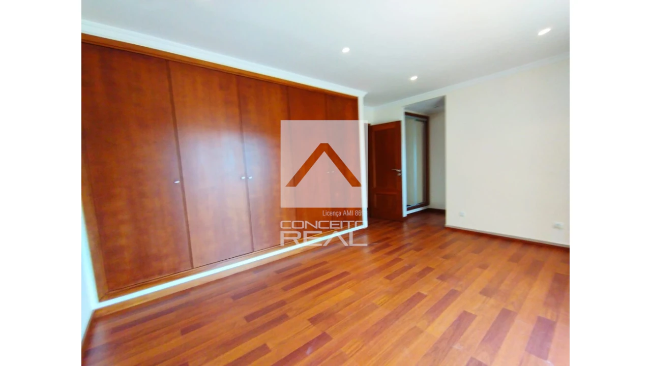 Moradia T3 para Venda em Branca Foto 17