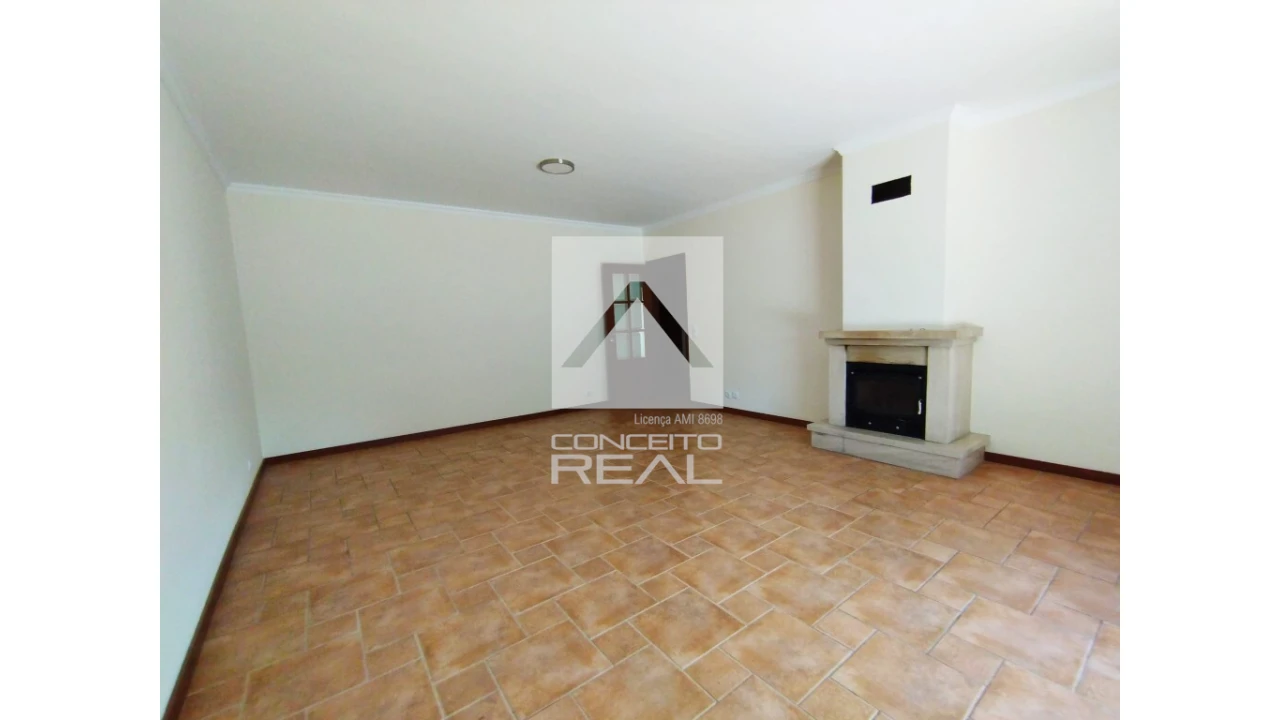 Moradia T3 para Venda em Branca Foto 2