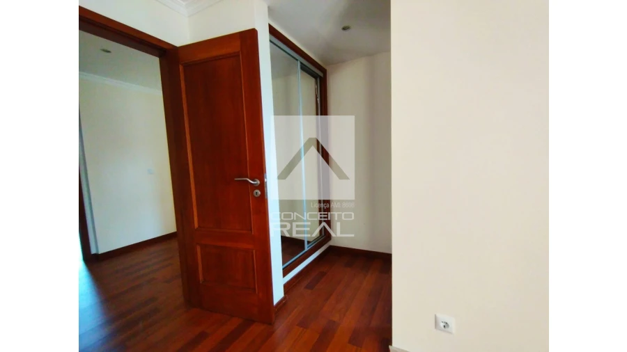 Moradia T3 para Venda em Branca Foto 15