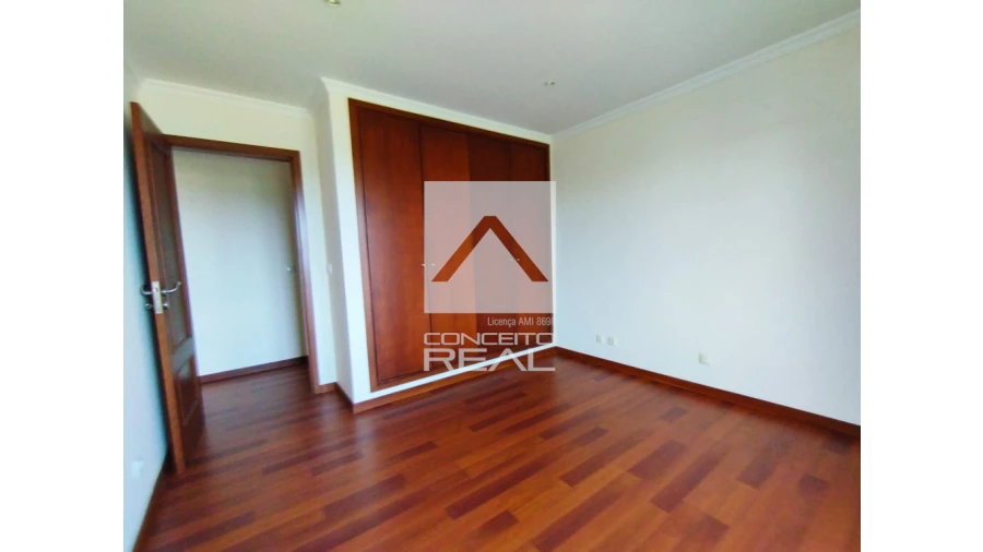 Moradia T3 para Venda em Branca Foto 14