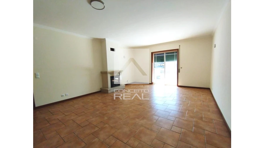 Moradia T3 para Venda em Branca Foto 5