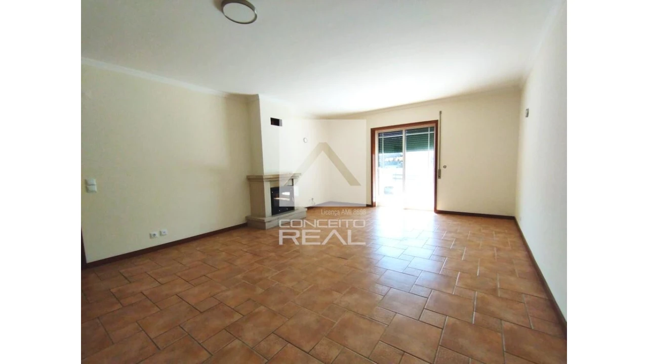 Moradia T3 para Venda em Branca Foto 5