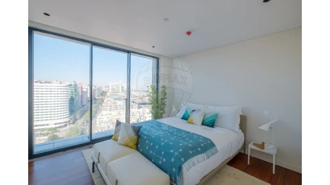 Apartamento T4 para Venda em Parque das Nações