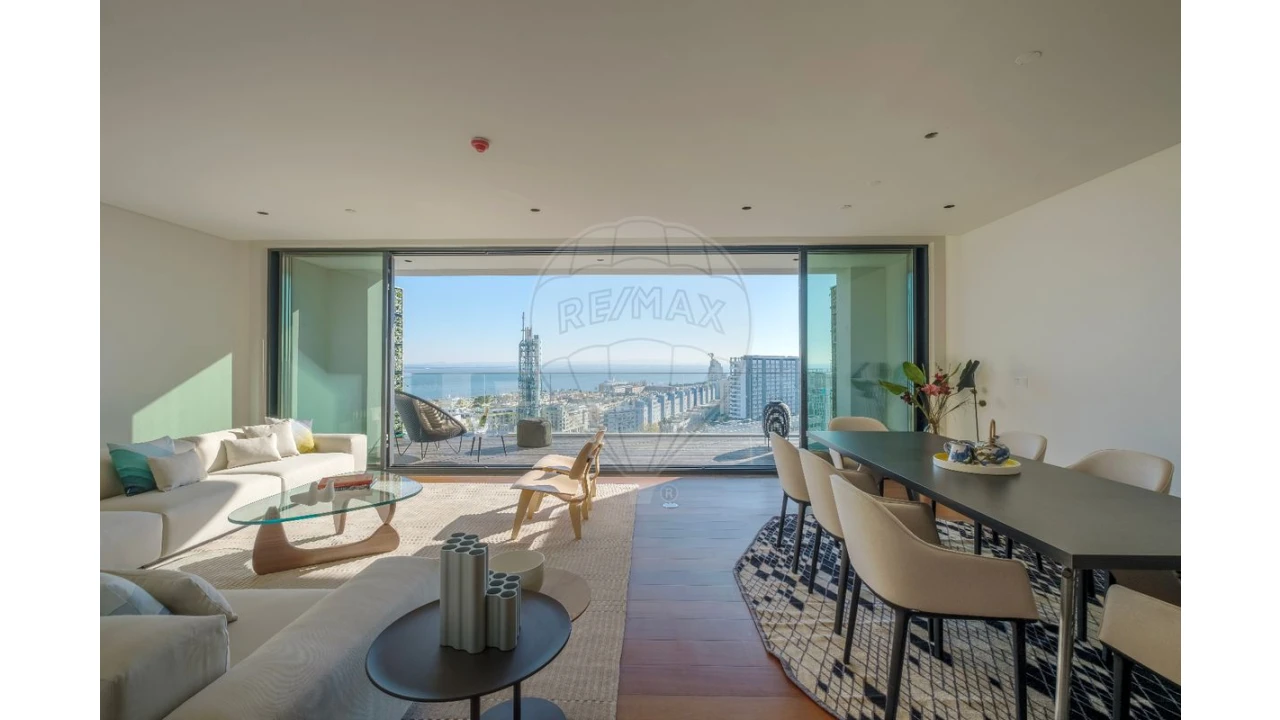 Apartamento T4 para Venda em Parque das Nações Foto 7