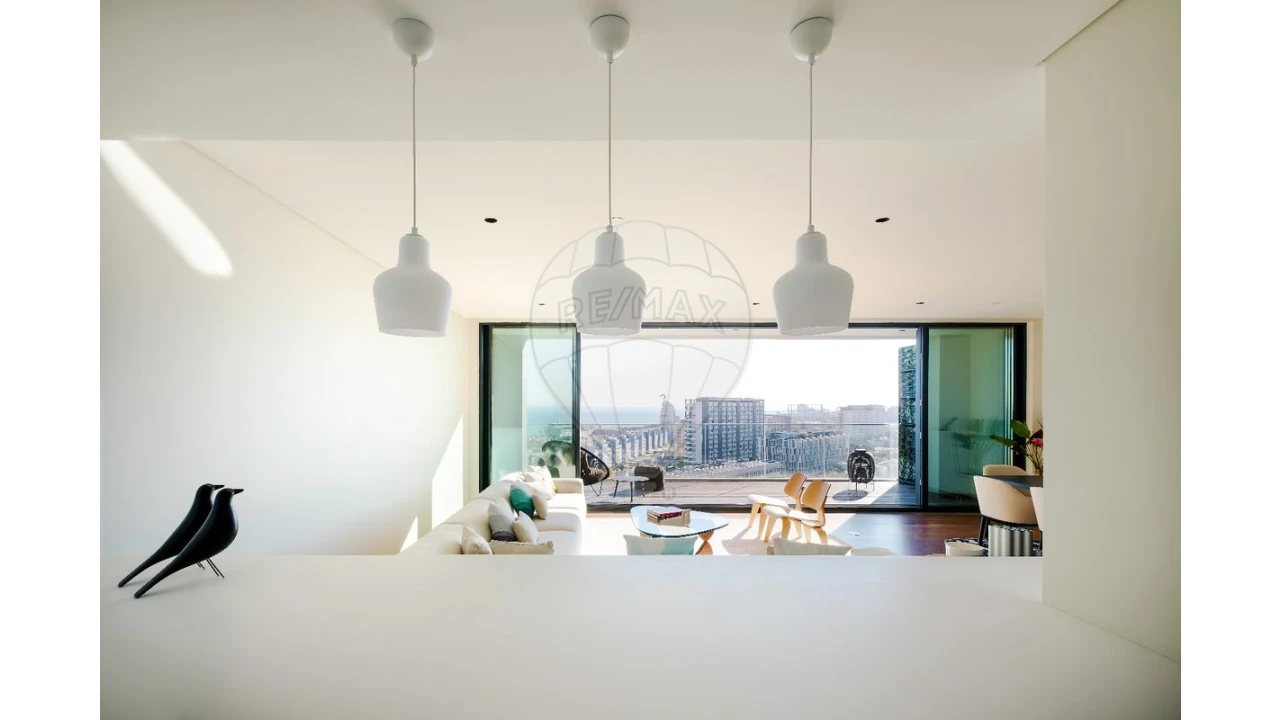 Apartamento T4 para Venda em Parque das Nações Foto 3