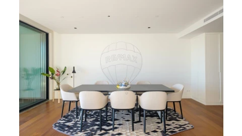 Apartamento T5 para Venda em Parque das Nações