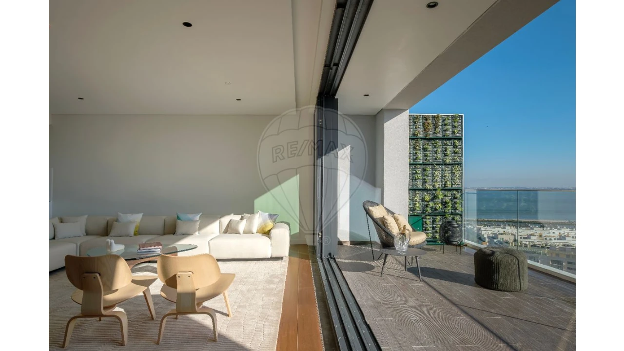 Apartamento T5 para Venda em Parque das Nações Foto 11