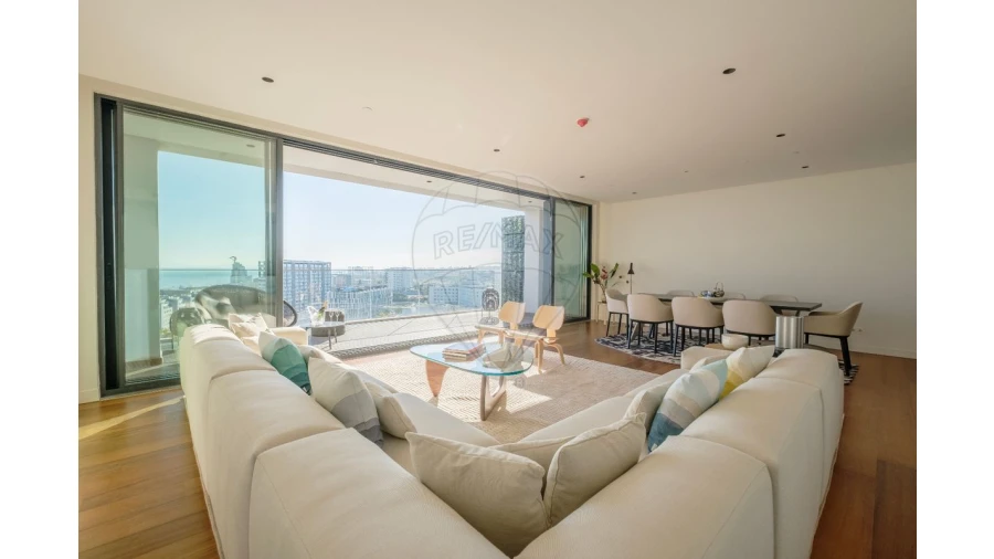 Apartamento T5 para Venda em Parque das Nações Foto 9