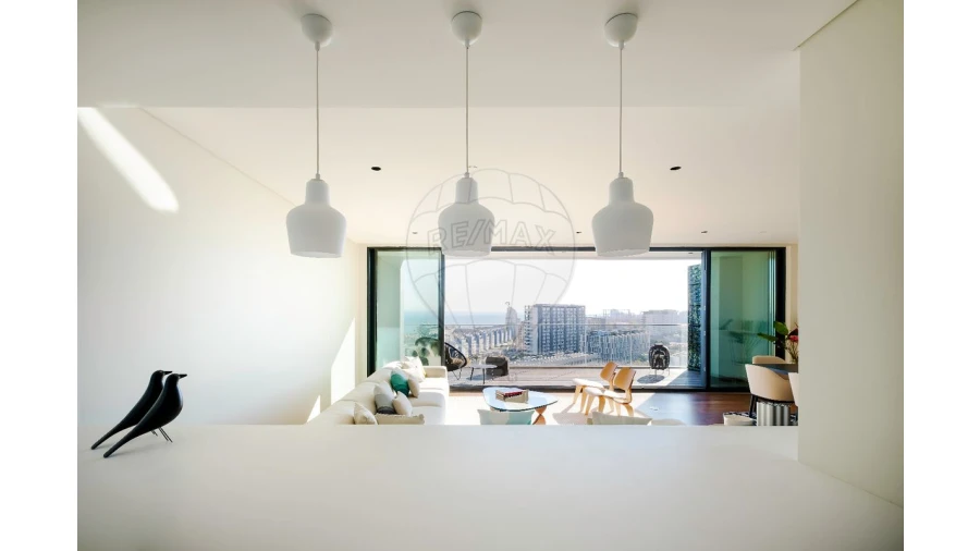 Apartamento T5 para Venda em Parque das Nações Foto 3