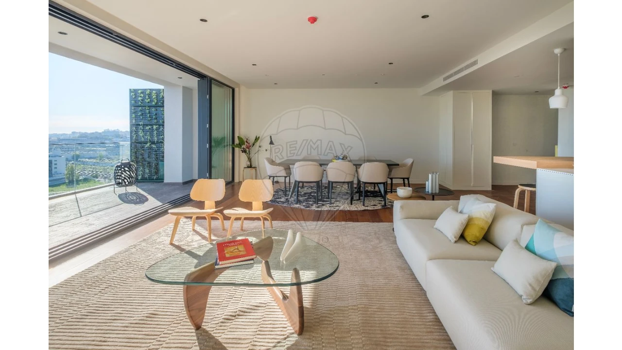 Apartamento T5 para Venda em Parque das Nações Foto 8