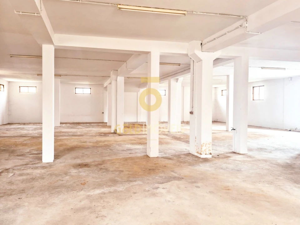 Armazém para Venda em O. Azeméis, Riba-Ul, Ul, Macinhata Seixa, Madail Foto 10