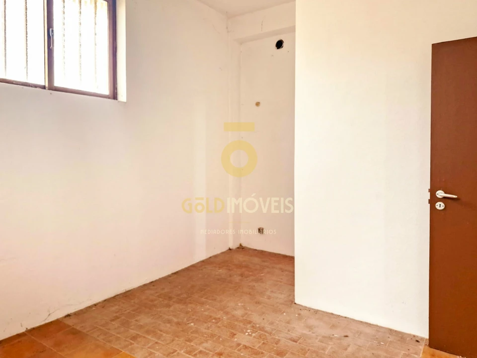 Armazém para Venda em O. Azeméis, Riba-Ul, Ul, Macinhata Seixa, Madail Foto 9