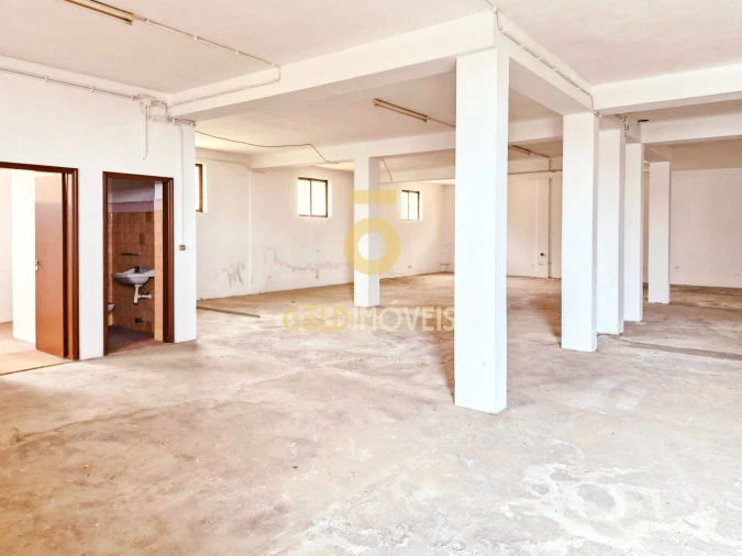 Armazém para Venda em O. Azeméis, Riba-Ul, Ul, Macinhata Seixa, Madail