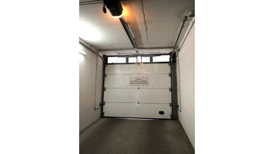 Garagem para Arrendamento em Malagueira e Horta das Figueiras Foto 3