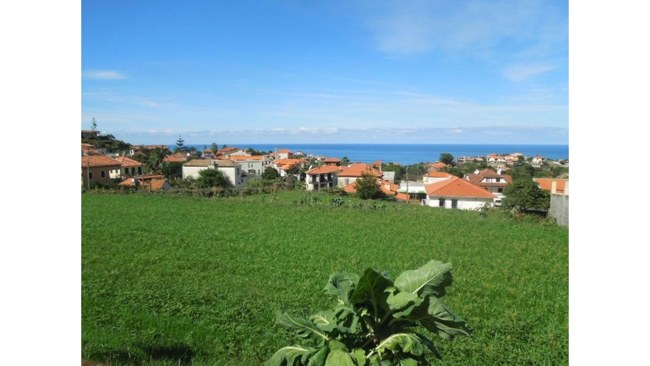 Terreno para Venda em Ponta Delgada Foto 1