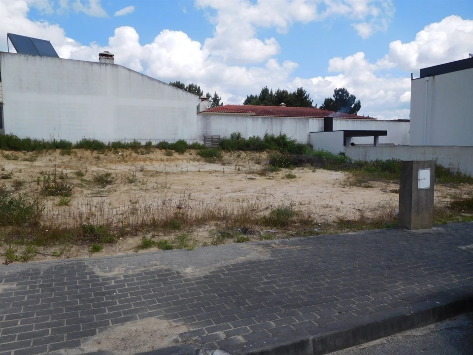 Terreno para Venda em Parceiros e Azoia Foto 4