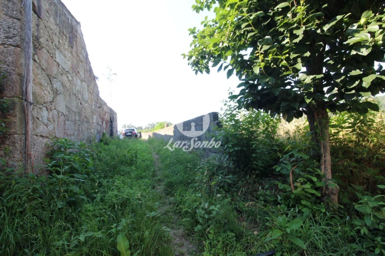 Moradia T3 para Venda em Airo Foto 23