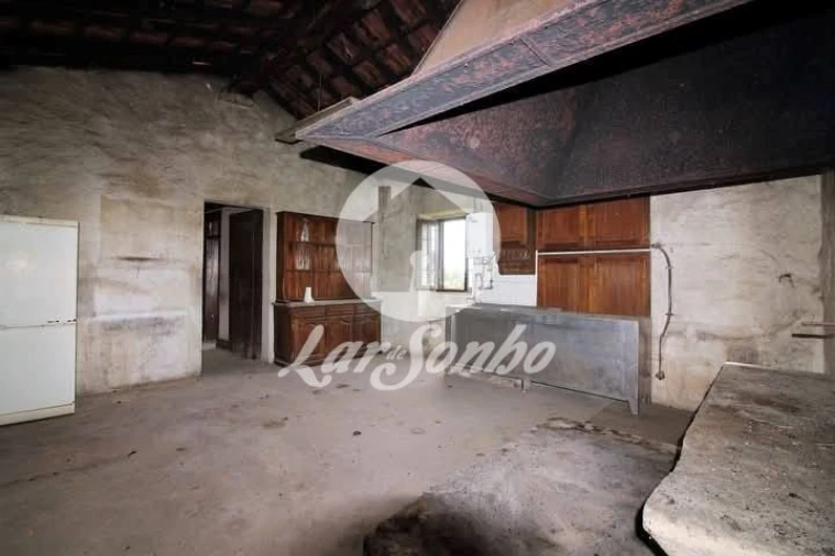 Moradia T3 para Venda em Airo Foto 11