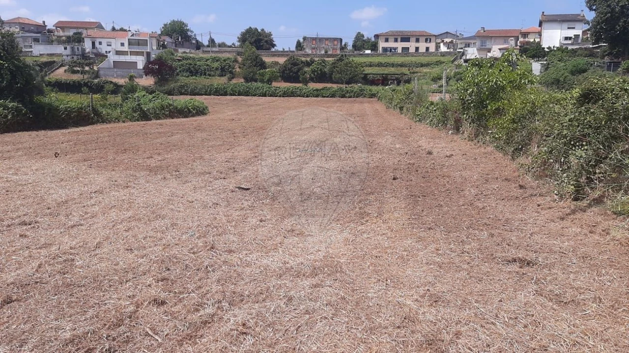 Terreno para Venda em Sandim, Olival, Lever e Crestuma Foto 4